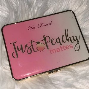 Too Faced — Just Peachy mattes Eyeshadow Palette